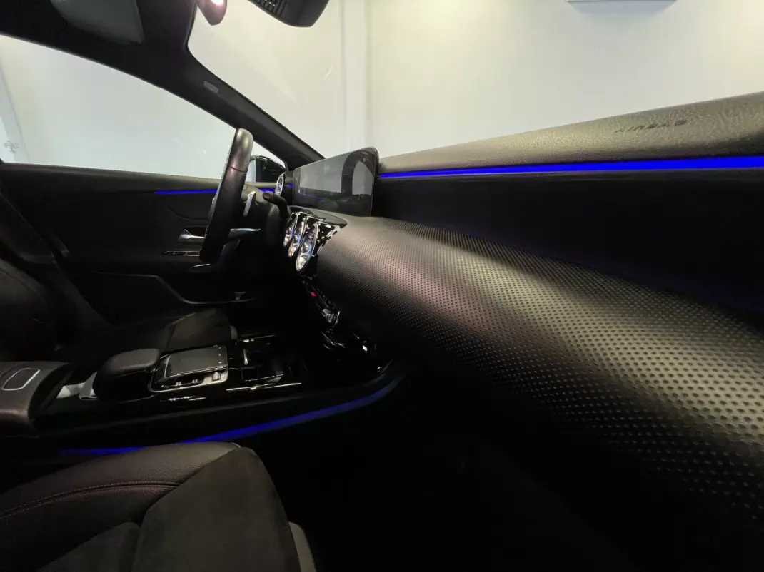 Mercedes-Benz A 180 2019 - 26990 EUR, 125000 km - AUTO.MOTO.pt - 125000km - foto 37 de 44