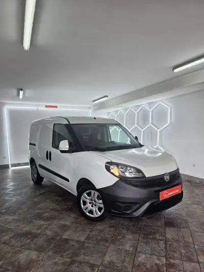 Fiat DOBLO CARGO 1.3 MULTIJET EASY 2018 - 10250 EUR, 177400 km - AUTO.MOTO.pt - 177400km - foto 2 de 26