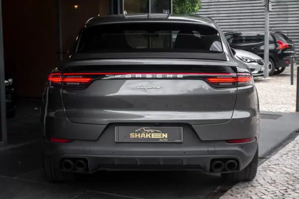 Porsche Cayenne Coupé 2020 - 69890 EUR, 126171 km - AUTO.MOTO.pt - 126171km - foto 10 de 45