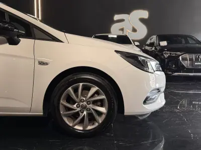 Opel Astra Sports Tourer 2021 - 13990 EUR, 152200 km - AUTO.MOTO.pt - 152200km - foto 5 de 34