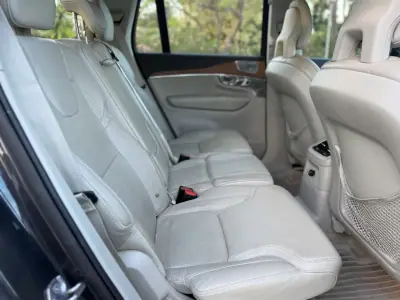 Volvo XC 90 2016 - 24999 EUR, 180000 km - AUTO.MOTO.pt - 180000km - foto 11 de 25