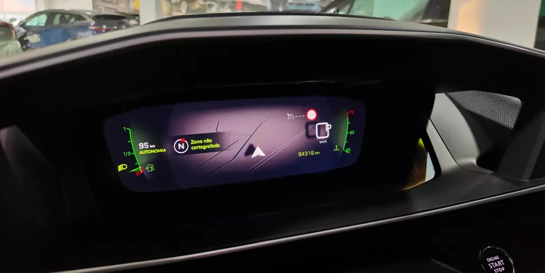 Peugeot 208 2019 - 14500 EUR, 90000 km - AUTO.MOTO.pt - 90000km - foto 56 de 60