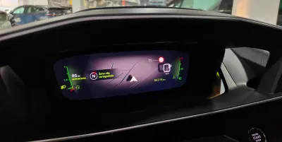 Peugeot 208 2019 - 14500 EUR, 90000 km - AUTO.MOTO.pt - 90000km - foto 56 de 60