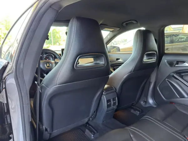 Mercedes-Benz CLA 180 2016 - 17950 EUR, 146271 km - AUTO.MOTO.pt - 146271km - foto 25 de 33