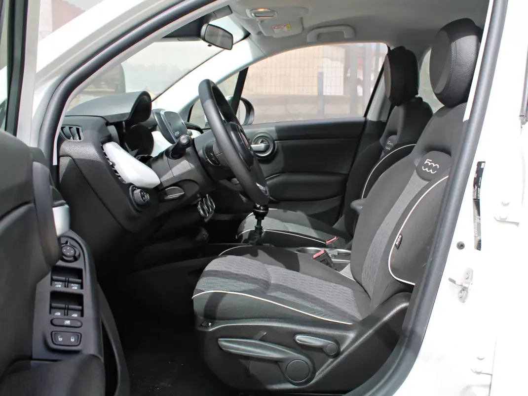Fiat 500X 2019 - 13900 EUR, 122366 km - AUTO.MOTO.pt - 122366km - foto 10 de 22