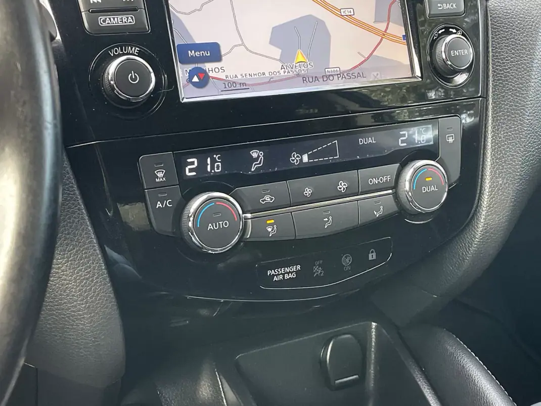 Nissan Qashqai 2017 - 13700 EUR, 243000 km - AUTO.MOTO.pt - 243000km - foto 23 de 28