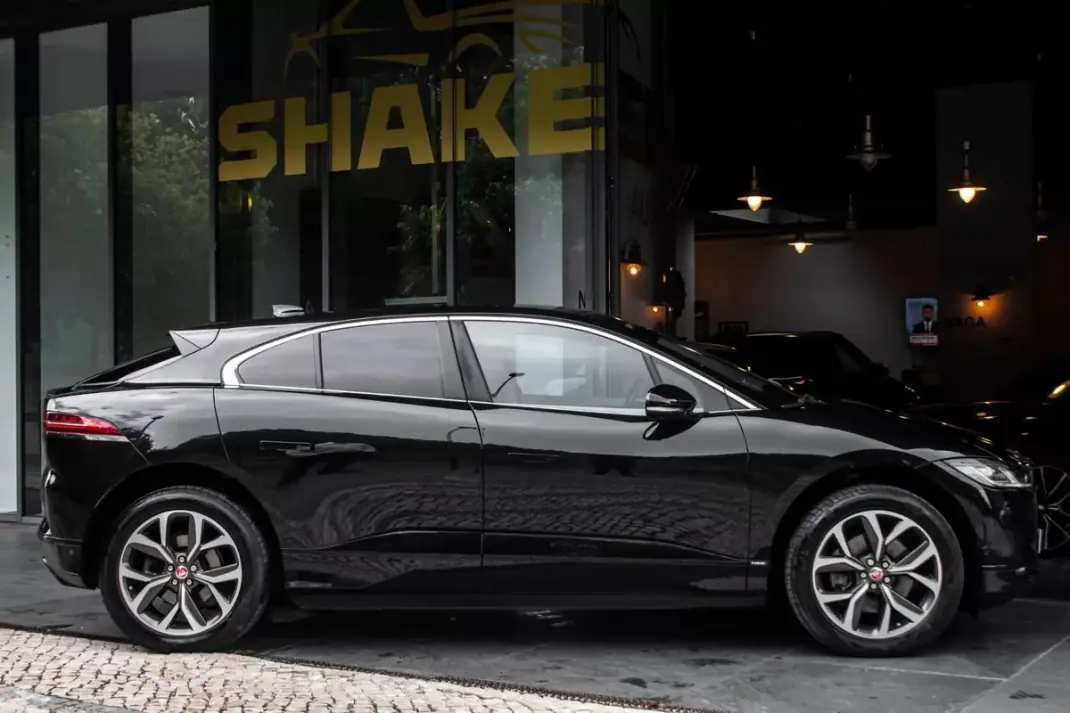 Jaguar I-Pace 2018 - 22990 EUR, 116299 km - AUTO.MOTO.pt - 116299km - foto 5 de 43