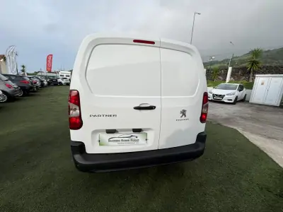 Peugeot PARTNER GIRAFON 2020 - 17990 EUR, 116800 km - AUTO.MOTO.pt - 116800km - foto 4 de 12