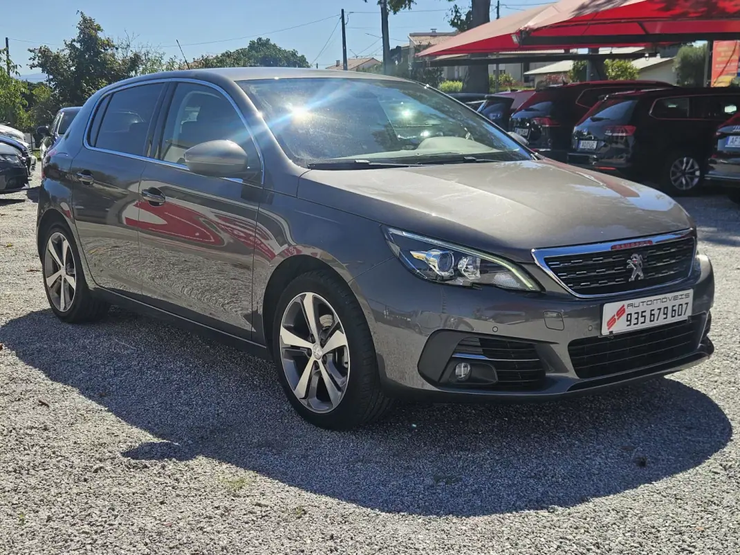 Peugeot 308 2018 - 13200 EUR, 61900 km - 61900km - foto 3 de 37