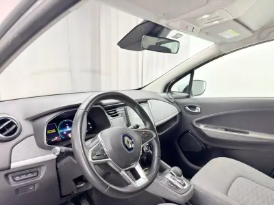 Renault Zoe 2020 - 13999 EUR, 114000 km - AUTO.MOTO.pt - 114000km - foto 19 de 21