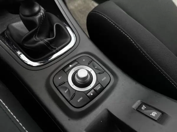 Renault Mégane Sport Tourer 2015 - 7990 EUR, 194000 km - AUTO.MOTO.pt - 194000km - foto 25 de 47