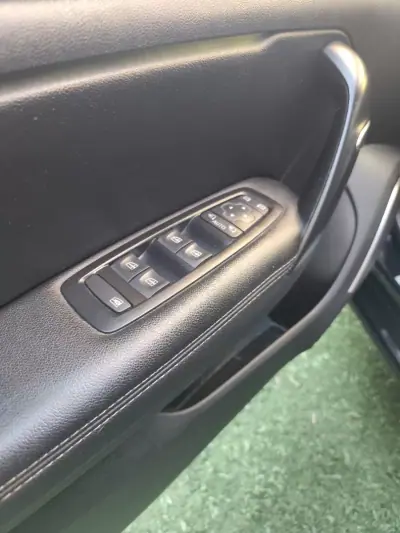 Renault Mégane 2017 - 13490 EUR, 169000 km - AUTO.MOTO.pt - 169000km - foto 10 de 15