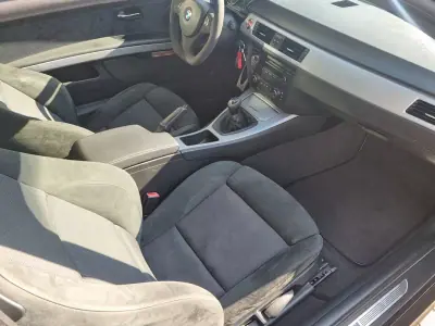 BMW 320 2008 - 16500 EUR, 140000 km - AUTO.MOTO.pt - 140000km - foto 13 de 18