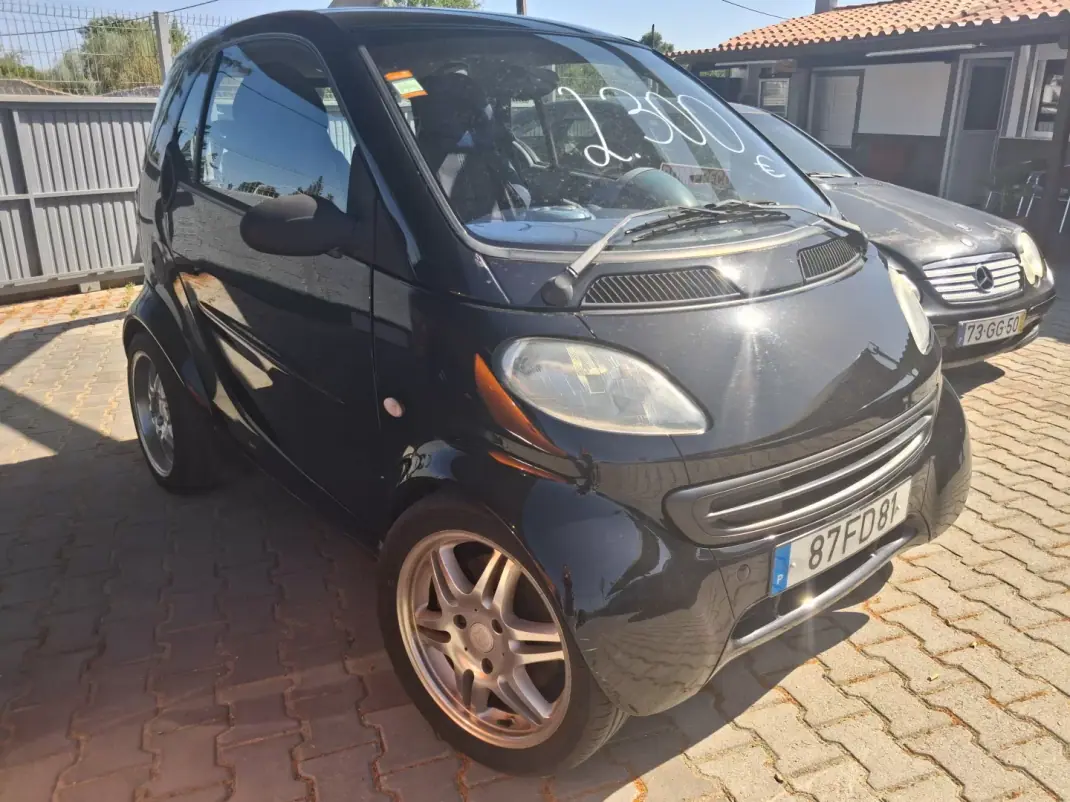 Smart ForTwo Coupé 2000 - 2300 EUR, 250000 km - AUTO.MOTO.pt - 250000km - foto 1 de 7