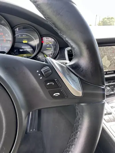 Porsche Panamera 2015 - 35000 EUR, 159000 km - AUTO.MOTO.pt - 159000km - foto 43 de 67