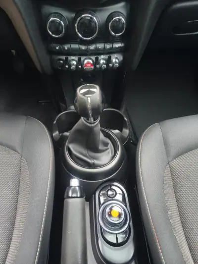 MINI One 2015 - 11900 EUR, 125000 km - AUTO.MOTO.pt - 125000km - foto 20 de 35