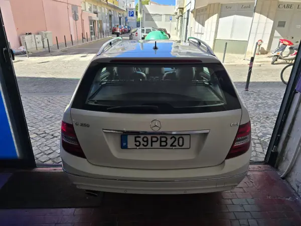 Mercedes-Benz C 250 2011 - 9999 EUR, 353413 km - AUTO.MOTO.pt - 353413km - foto 7 de 24