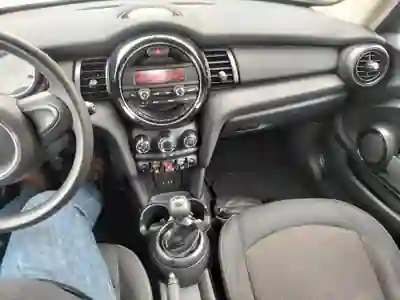 MINI One 2017 - 11950 EUR, 170000 km - AUTO.MOTO.pt - 170000km - foto 8 de 11