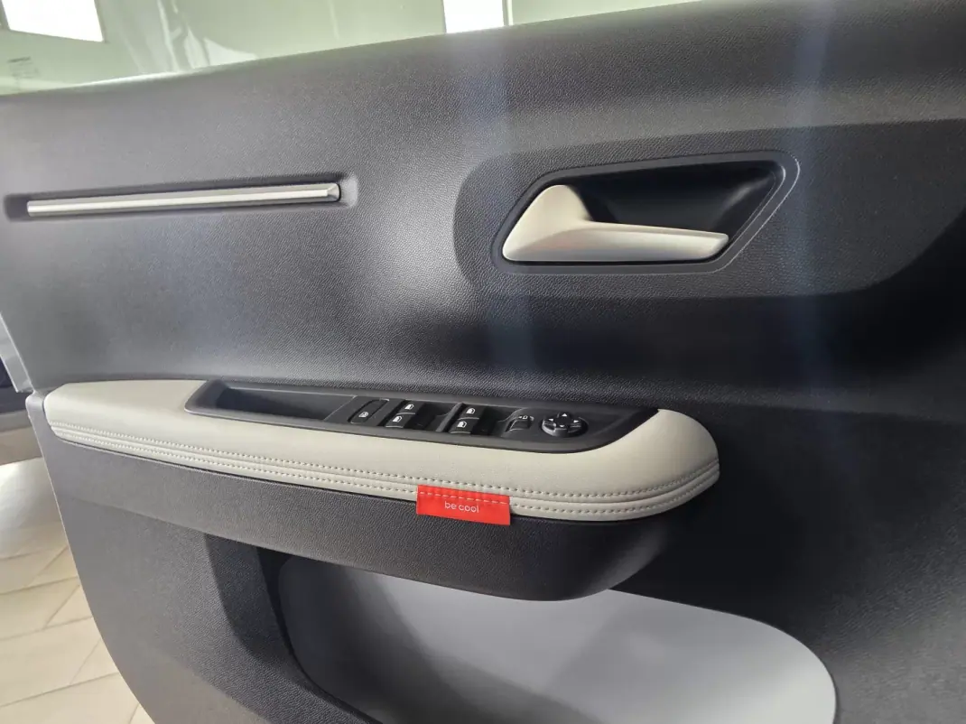 Citroën e-C3 2025 - 20499 EUR, 7487 km - AUTO.MOTO.pt - 7487km - foto 9 de 32