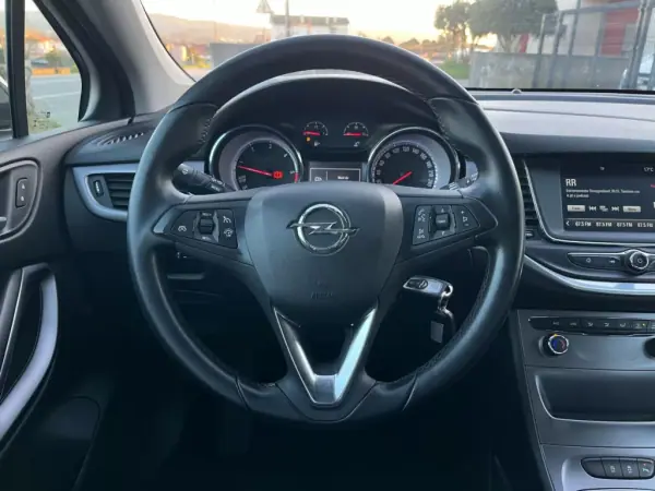 Opel Astra 2016 - 13990 EUR, 190000 km - AUTO.MOTO.pt - 190000km - foto 16 de 33
