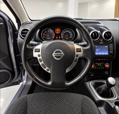 Nissan Qashqai +2 2009 - 10900 EUR, 245357 km - foto 6 de 9