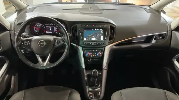 Opel Zafira 2019 - 9999 EUR, 270000 km - AUTO.MOTO.pt - 270000km - foto 5 de 15