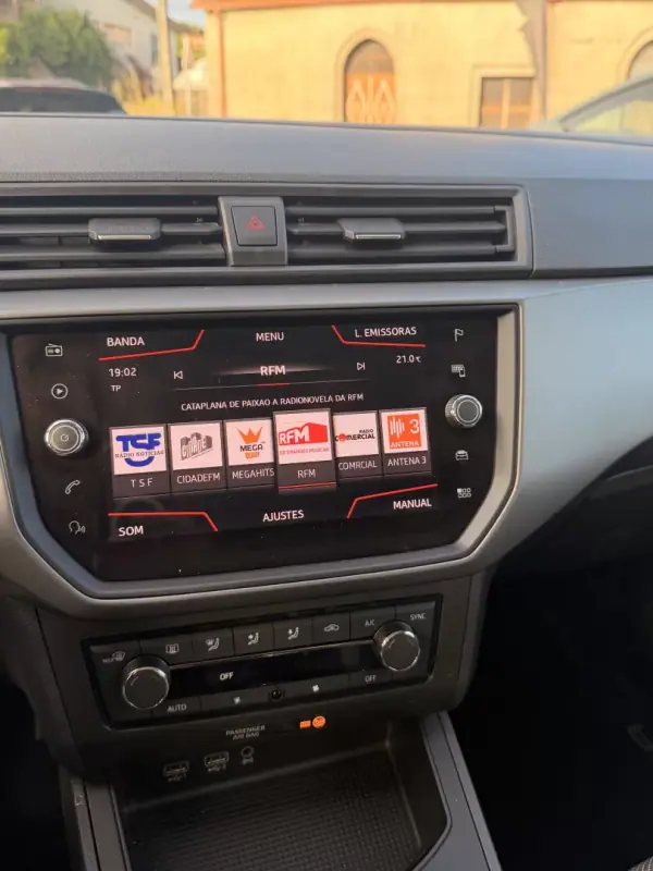 SEAT Ibiza 2019 - 14900 EUR, 62632 km - AUTO.MOTO.pt - 62632km - foto 7 de 8