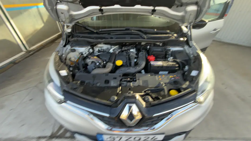 Renault Captur 2019 - 13249 EUR, 125000 km - AUTO.MOTO.pt - 125000km - foto 14 de 16