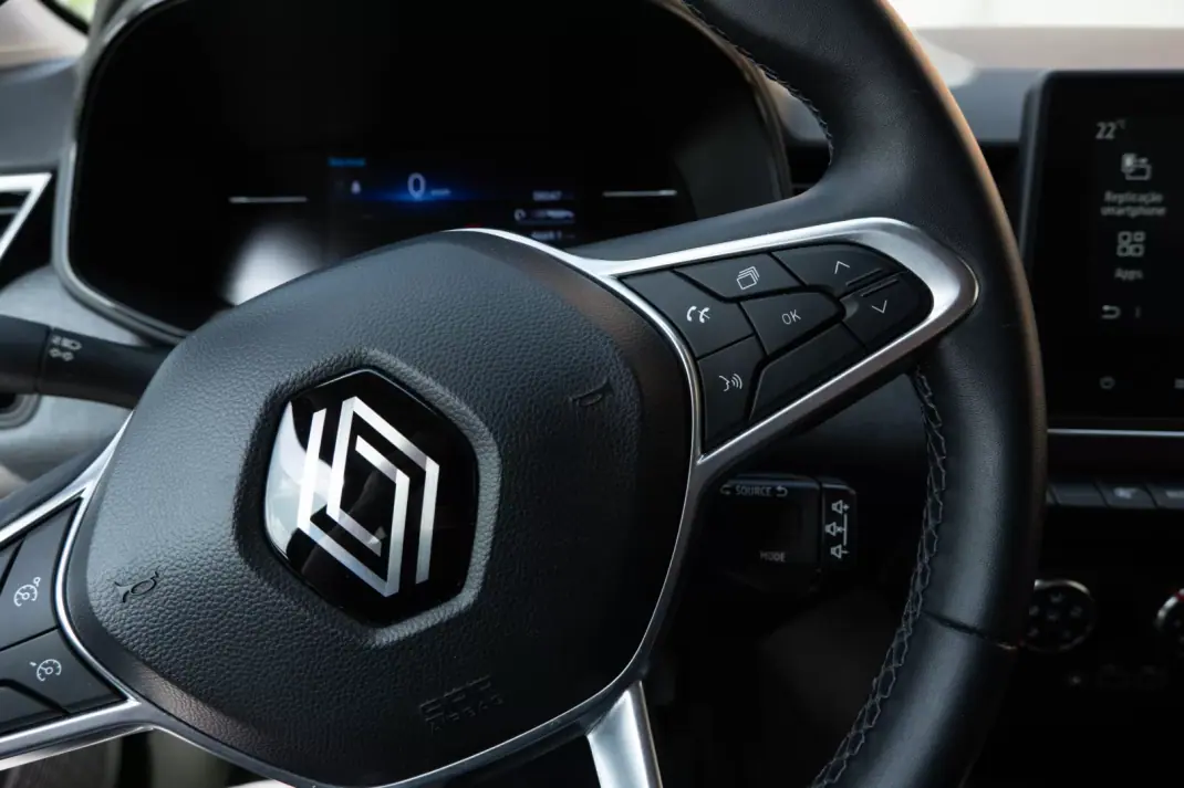 Renault Clio 2024 - 16950 EUR, 38060 km - AUTO.MOTO.pt - 38060km - foto 10 de 16