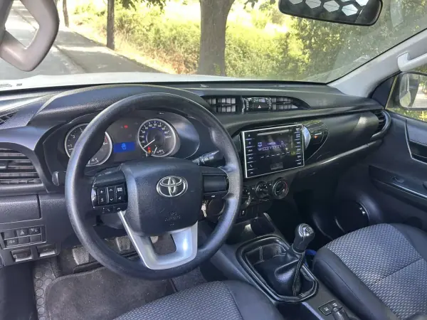 Toyota Hilux 2020 - 26999 EUR, 87000 km - AUTO.MOTO.pt - 87000km - foto 8 de 9
