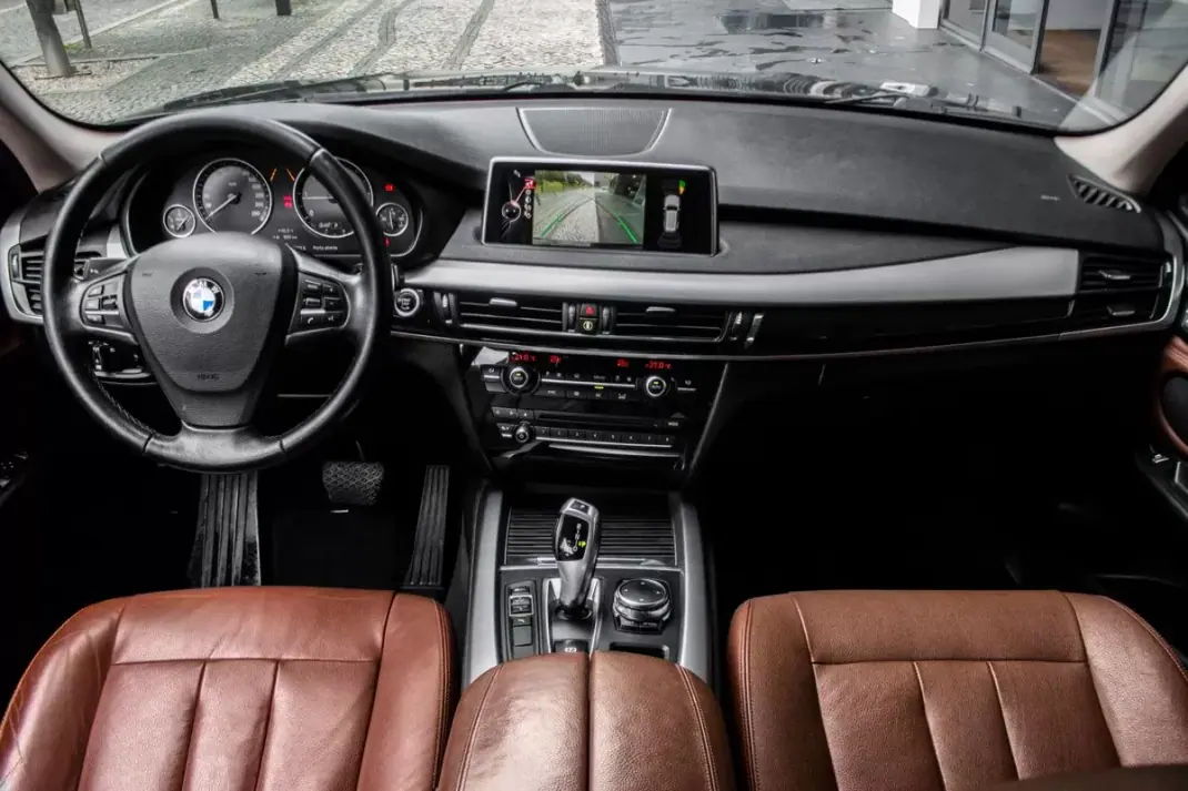 BMW X5 2015 - 27900 EUR, 170106 km - AUTO.MOTO.pt - 170106km - foto 37 de 44