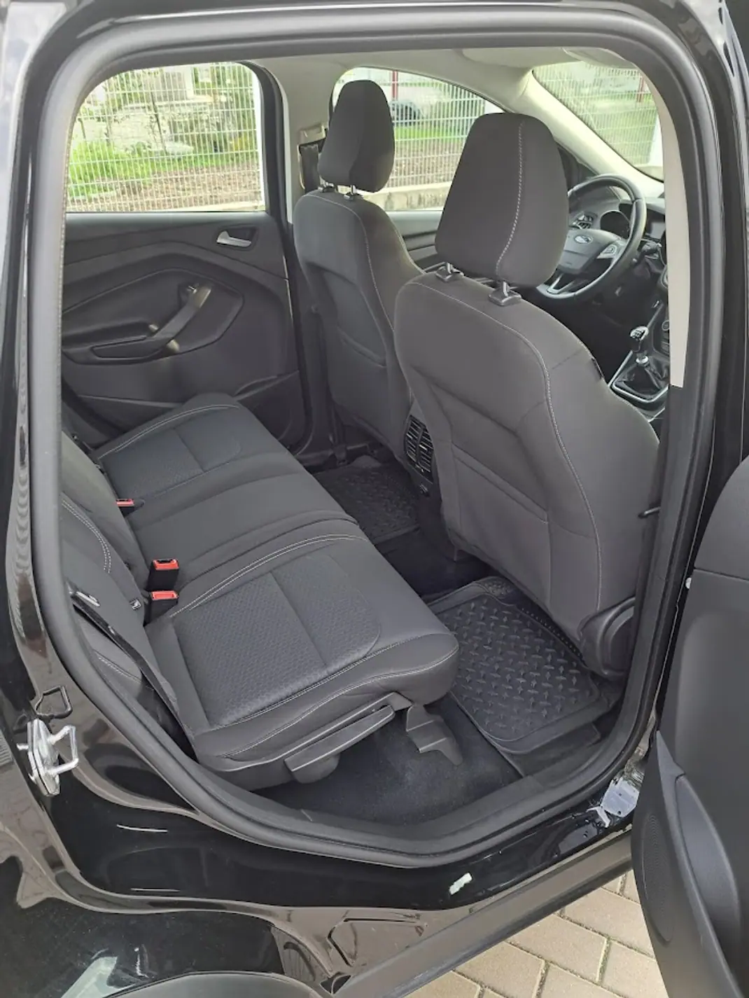 Ford Kuga 2019 - 13250 EUR, 123000 km - 123000km - foto 9 de 10