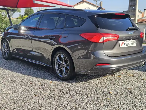 Ford Focus SW 2019 - 13800 EUR, 115000 km - AUTO.MOTO.pt - 115000km - foto 6 de 54
