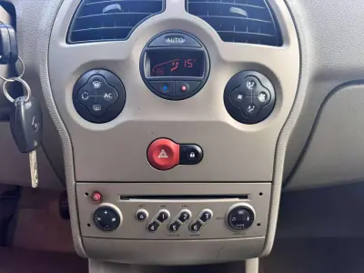 Renault Modus 2008 - 5990 EUR, 200200 km - AUTO.MOTO.pt - 200200km - foto 10 de 12