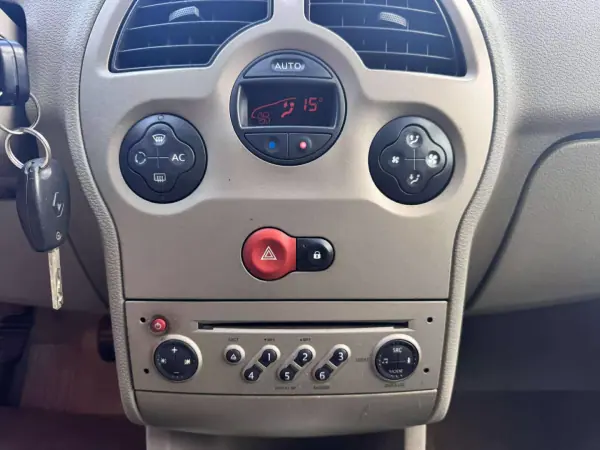 Renault Modus 2008 - 5990 EUR, 200200 km - AUTO.MOTO.pt - 200200km - foto 10 de 12
