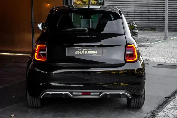 Abarth 500e 2024 - 29450 EUR, 11076 km - AUTO.MOTO.pt - 11076km - foto 12 de 43