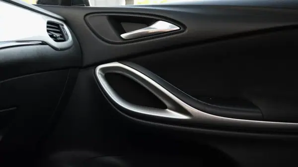 Opel Astra Sports Tourer 2020 - 12999 EUR, 97000 km - AUTO.MOTO.pt - 97000km - foto 11 de 25