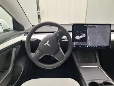 Tesla Model 3 2021 - 27890 EUR, 88511 km - AUTO.MOTO.pt - 88511km - foto 6 de 11