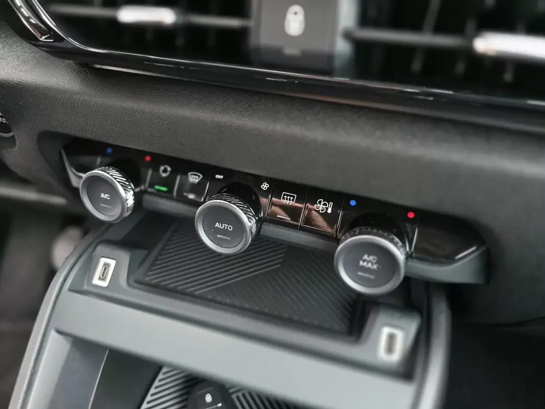 Citroën C4 2024 - 17800 EUR, 27000 km - AUTO.MOTO.pt - 27000km - foto 25 de 40