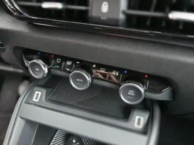 Citroën C4 2024 - 17800 EUR, 27000 km - AUTO.MOTO.pt - 27000km - foto 25 de 40