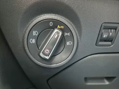 SEAT Leon 2014 - 13900 EUR, 222880 km - AUTO.MOTO.pt - 222880km - foto 9 de 21