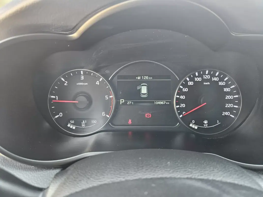 Kia Carens 2018 - 17700 EUR, 104900 km - 104900km - foto 39 de 52