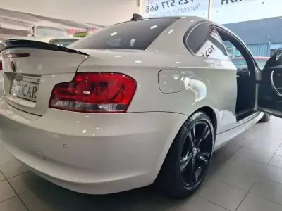 BMW 118 2011 - 11900 EUR, 243000 km - AUTO.MOTO.pt - 243000km - foto 6 de 22