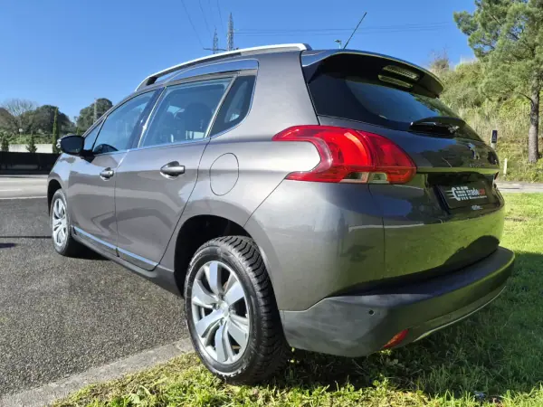 Peugeot 2008 2017 - 9750 EUR, 63500 km - AUTO.MOTO.pt - 63500km - foto 2 de 15