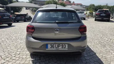 Volkswagen Polo 2018 - 11890 EUR, 88000 km - AUTO.MOTO.pt - 88000km - foto 6 de 31