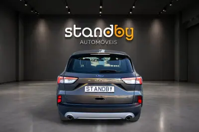 Ford Kuga 2022 — foto 3 de 14