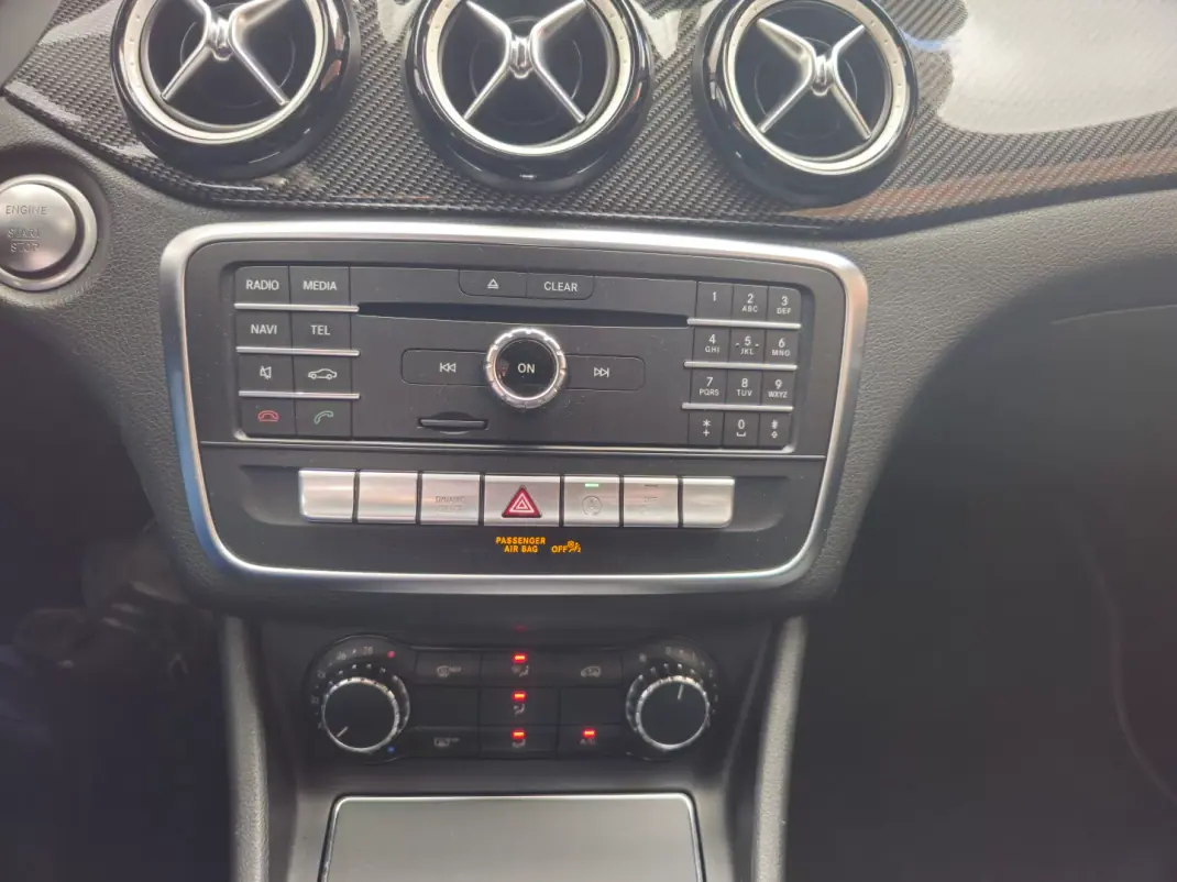 Mercedes-Benz CLA 200 2018 - 23890 EUR, 111825 km - AUTO.MOTO.pt - 111825km - foto 13 de 14