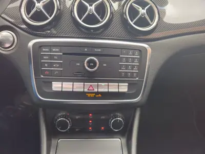 Mercedes-Benz CLA 200 2018 - 23890 EUR, 111825 km - AUTO.MOTO.pt - 111825km - foto 13 de 14