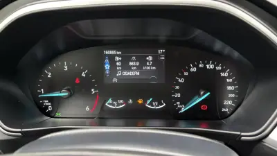 Ford Focus SW 2021 - 12999 EUR, 160121 km - AUTO.MOTO.pt - 160121km - foto 11 de 31