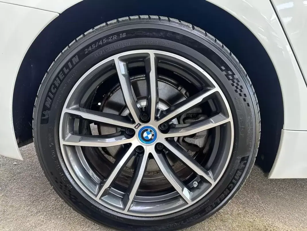 BMW 530e 2021 - 33900 EUR, 101252 km - AUTO.MOTO.pt - 101252km - foto 5 de 28